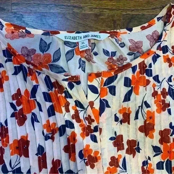 Elizabeth & James Long Sleeves Floral Blouse Size XL - Picture 3 of 8